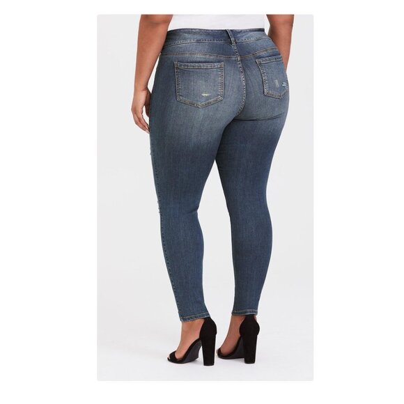 Torrid  Plus Size Jegging Premium Stretch Medium Wash Sz 18S - Picture 6 of 10
